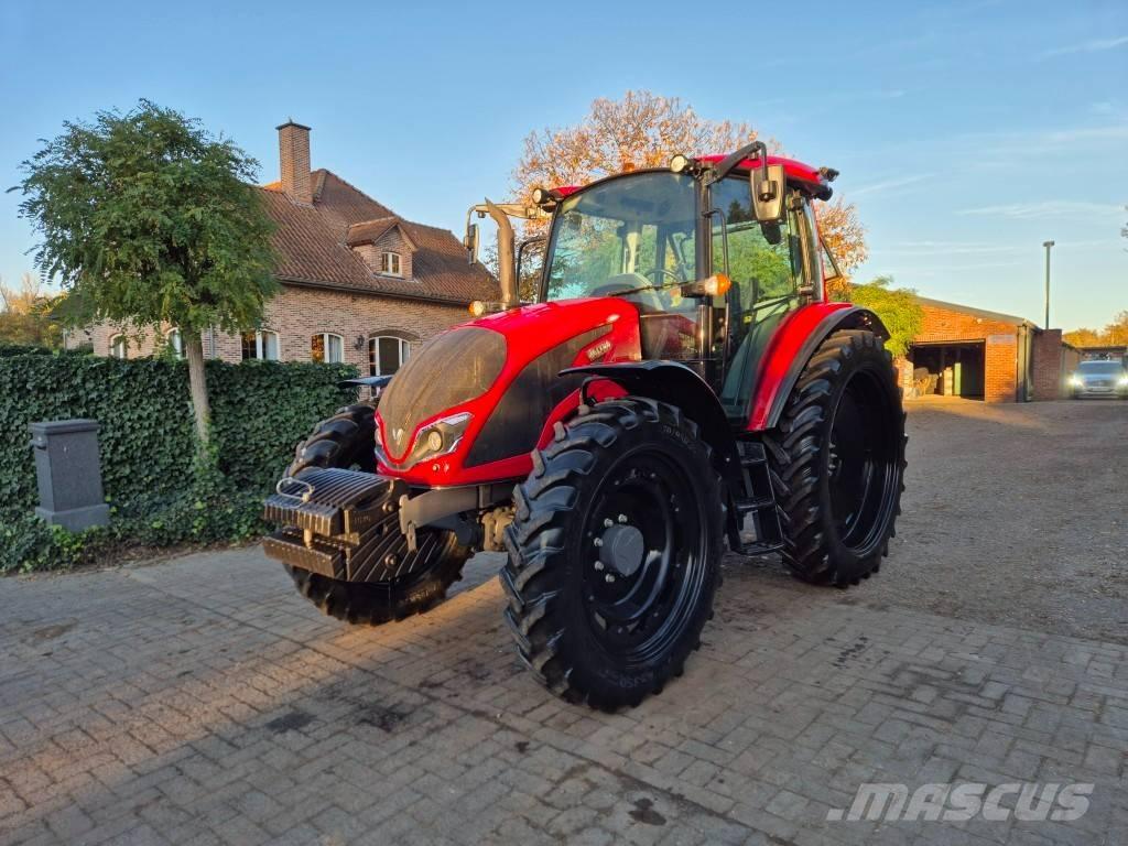 Valtra A105 HiTech الجرارات