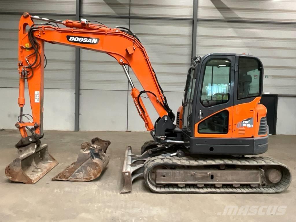 Doosan DX 85 R-3 حفارات وسط 7 طن - 12 طن