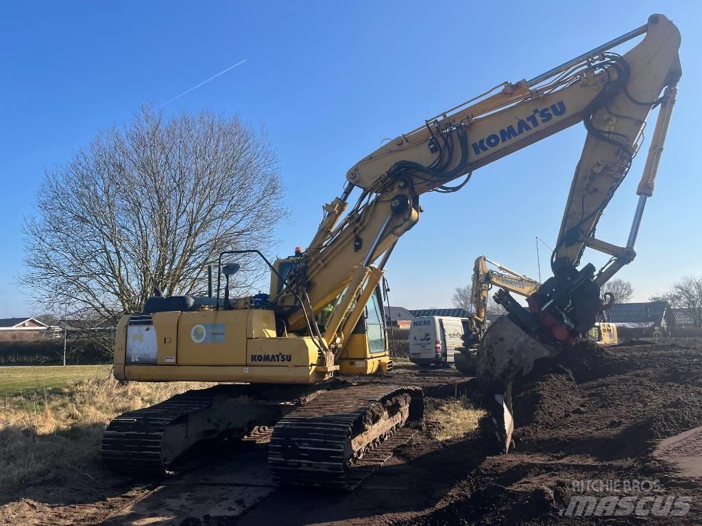 Komatsu PC 210 LC-8 حفارات زحافة