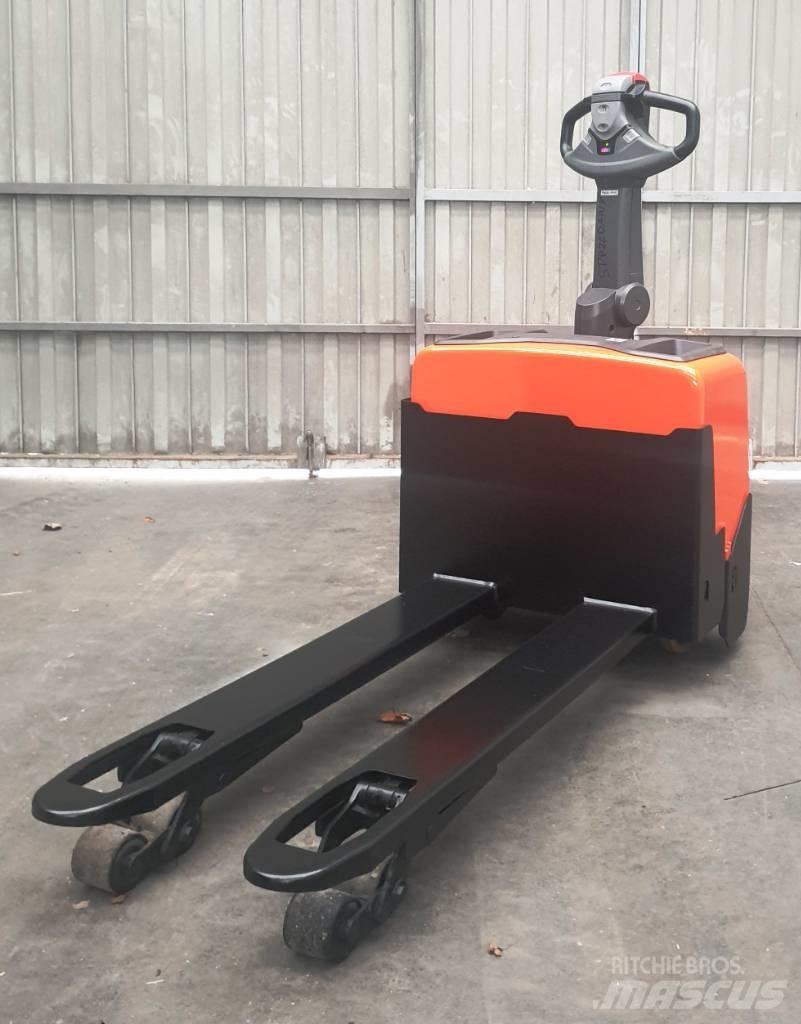 BT LWE 130 Minimover معدات الرفع منخفض المستوى