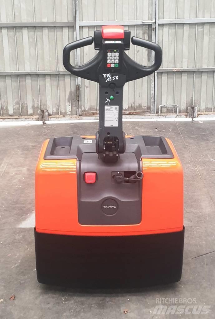 BT LWE 130 Minimover معدات الرفع منخفض المستوى