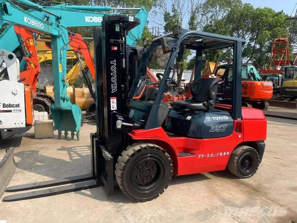 Toyota FD 35 شاحنات الديزل