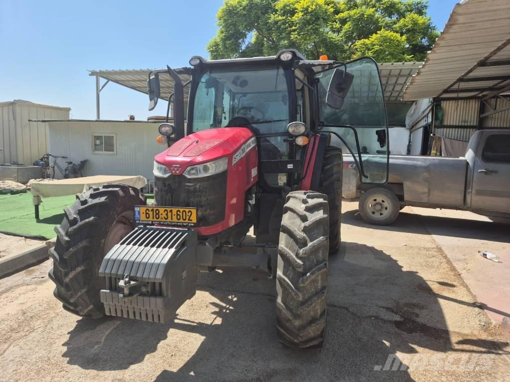 Massey Ferguson 5713 الجرارات