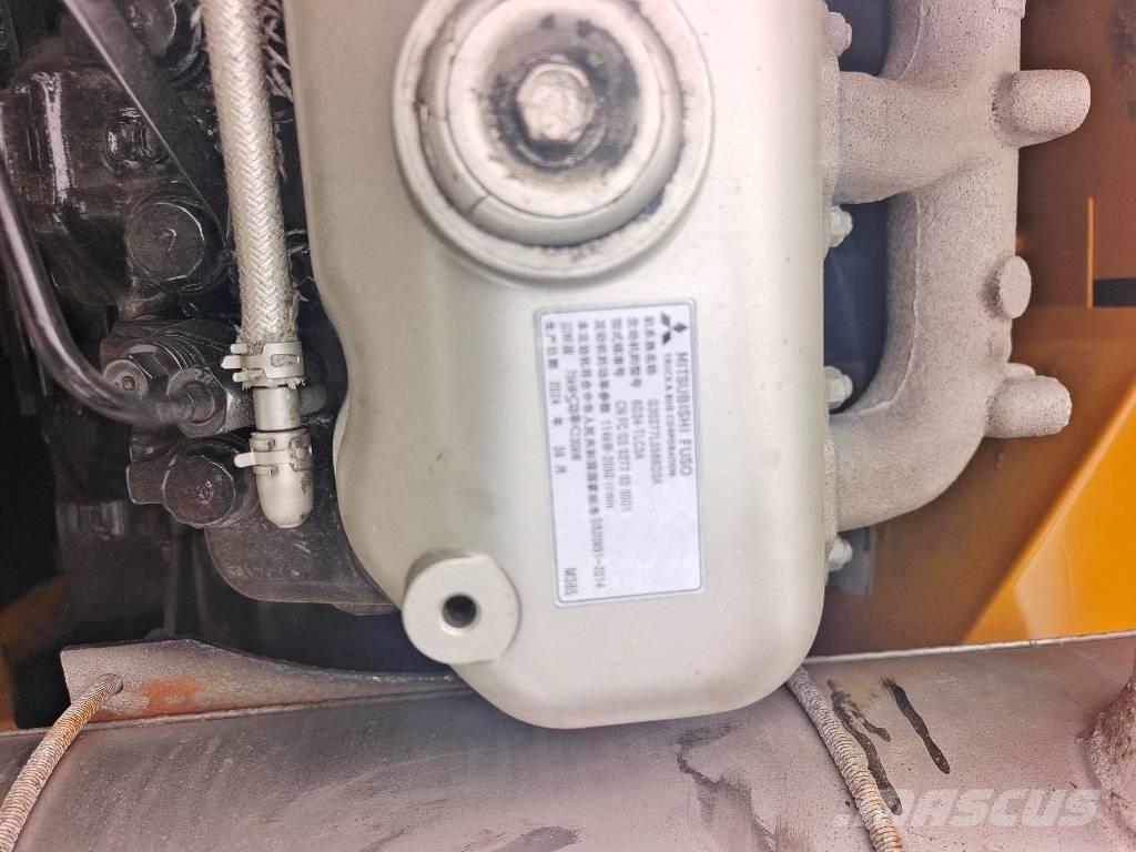 Sany SY 215 C حفارات زحافة