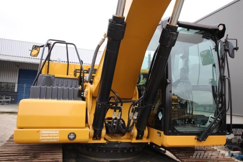 CAT 326-07 حفارات زحافة