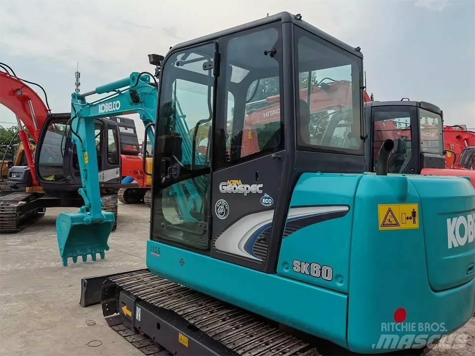 Kobelco SK 60 حفارات زحافة