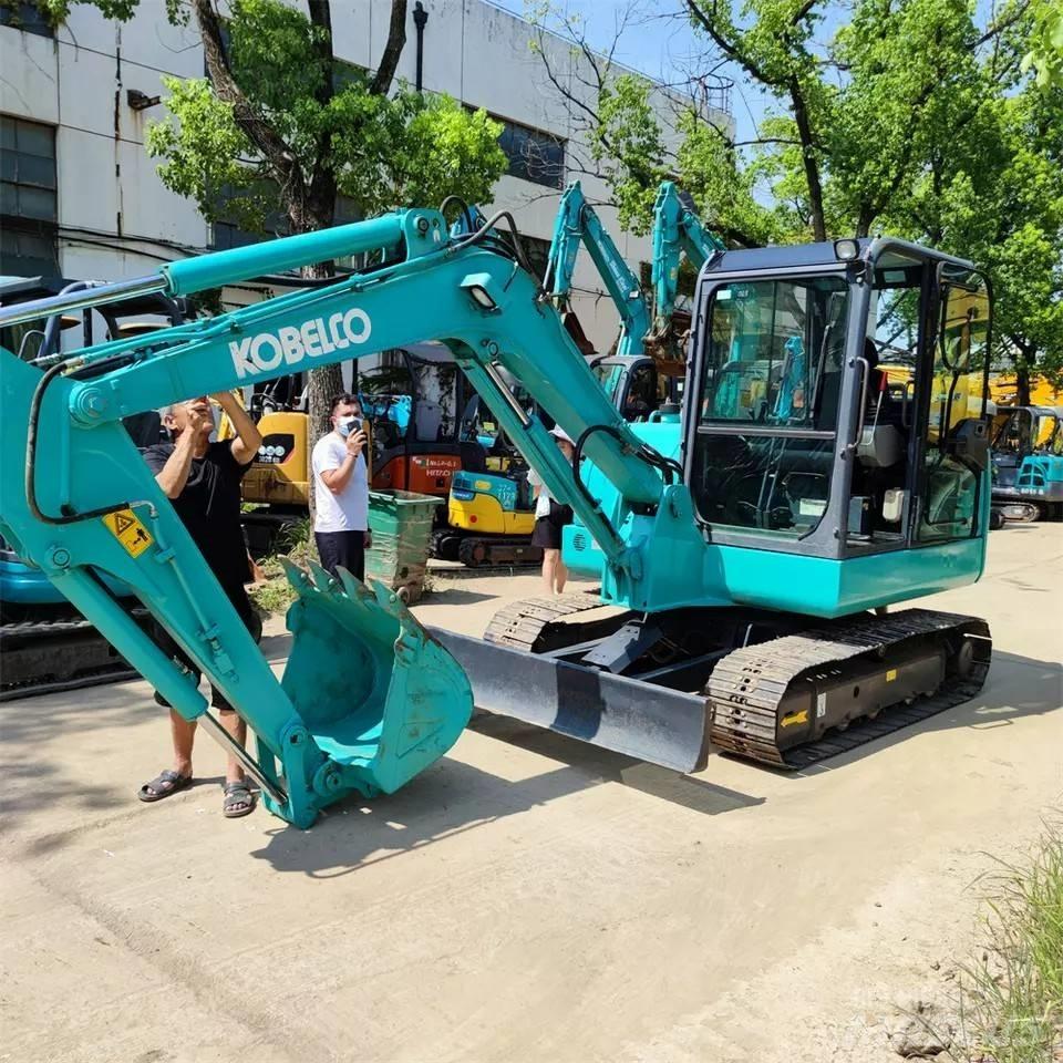 Kobelco SK 60 حفارات زحافة