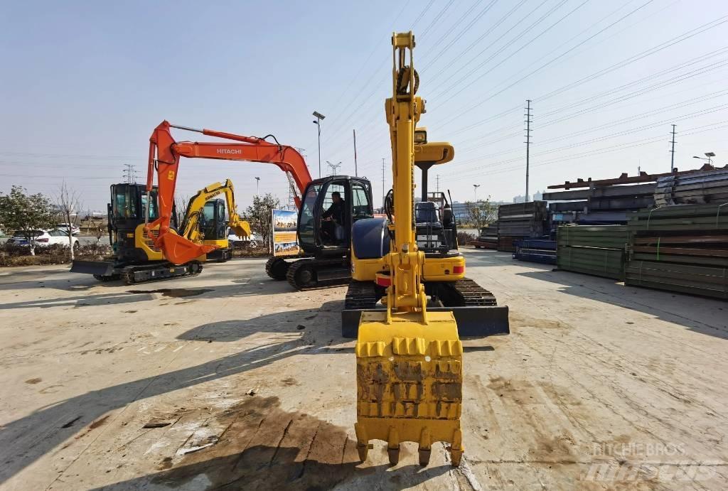 Komatsu PC 40 MR حفارات صغيرة أقل من 7 طن (حفارات صغيرة)