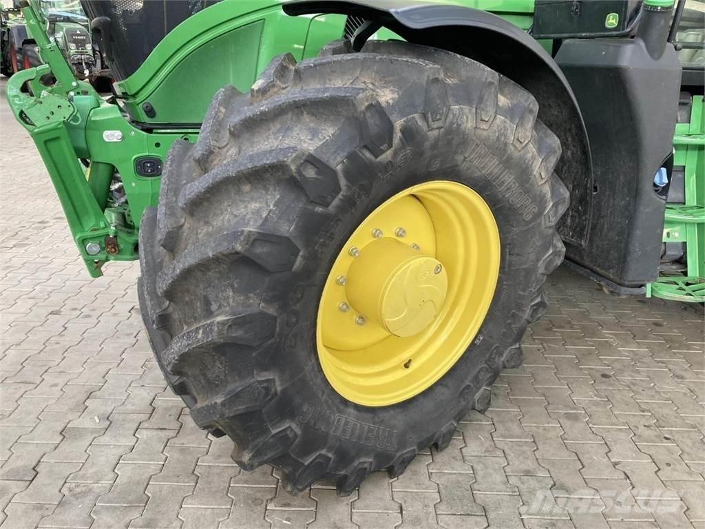 John Deere 6R 185 الجرارات