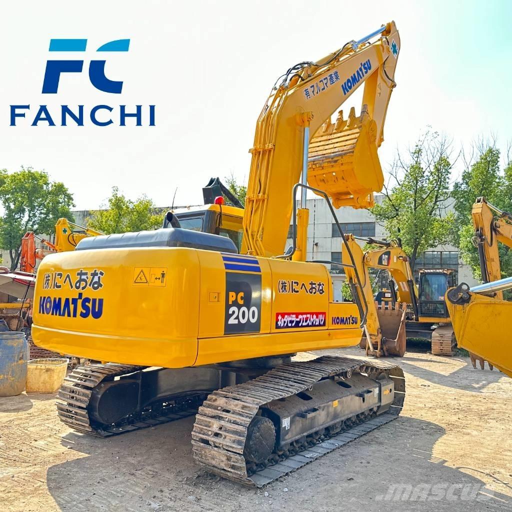 Komatsu PC 200-8 حفارات زحافة
