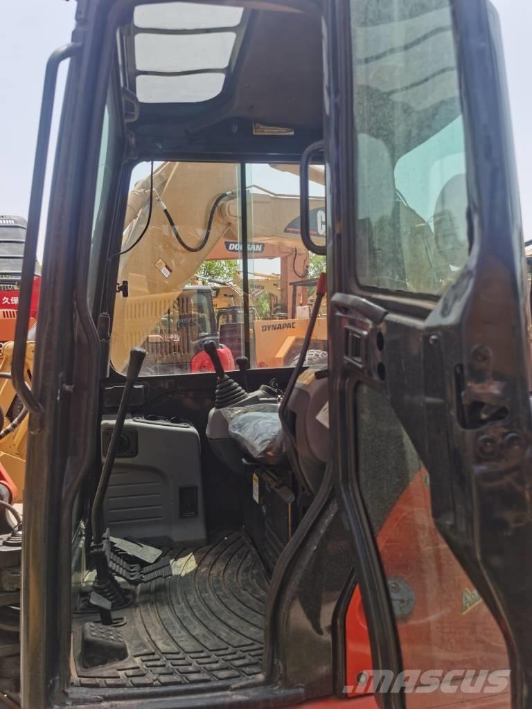 Kubota KX 155 حفارات زحافة