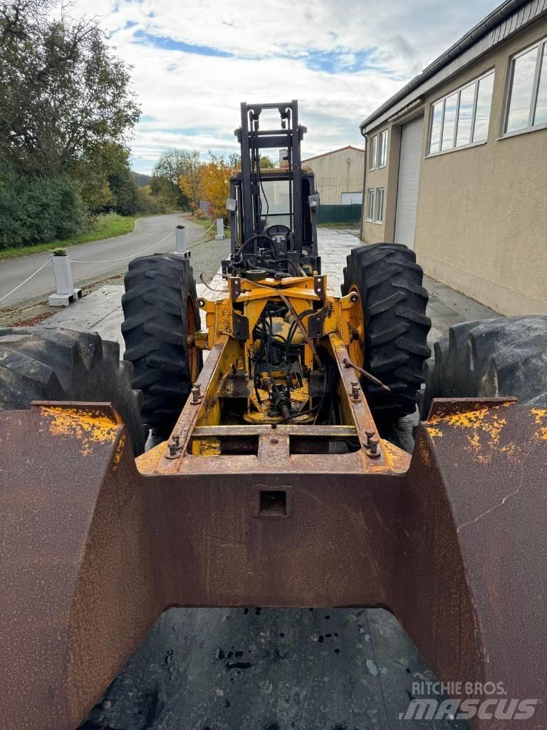 John Deere 540 B ساحبات الأشجار
