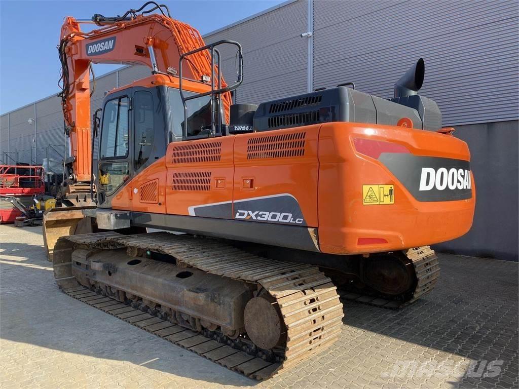 Doosan DX300LC-5 حفارات زحافة
