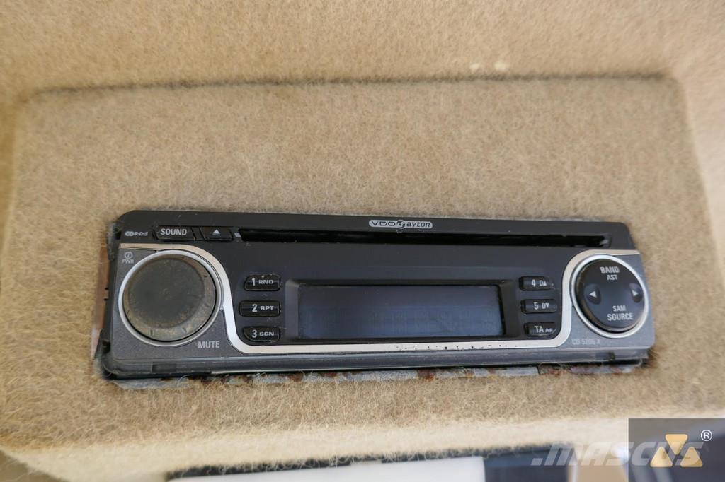 CAT 140H معدات تمهيد الطرق