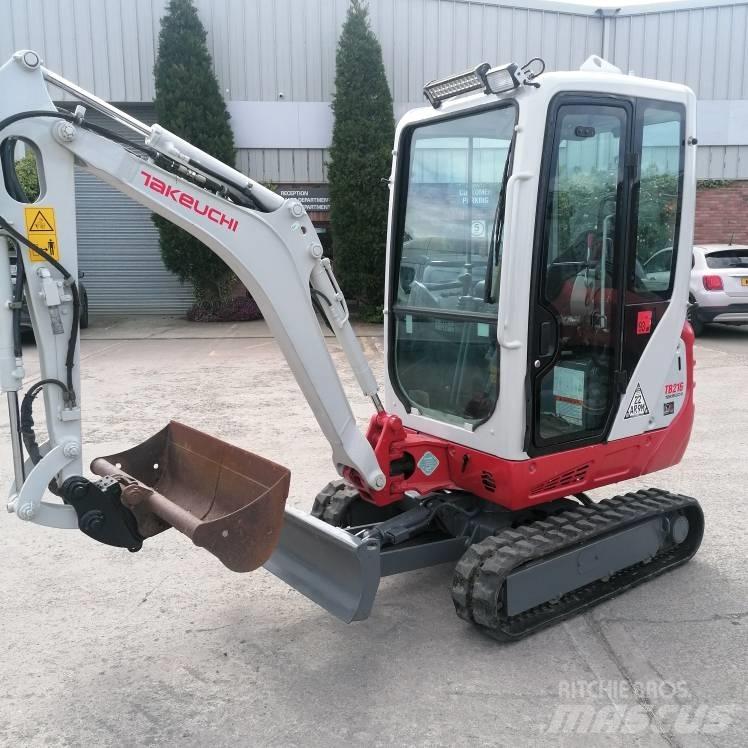 Takeuchi TB216 حفارات صغيرة أقل من 7 طن (حفارات صغيرة)