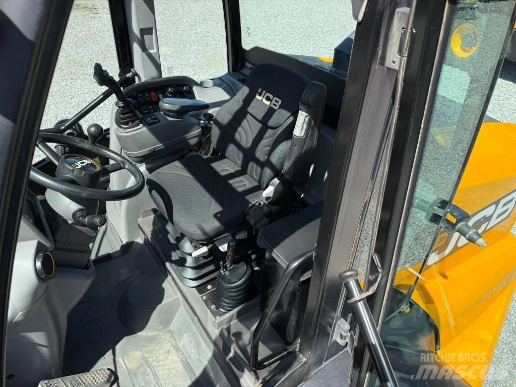 JCB TM 320 معدات مناولة لأغراض الزراعة