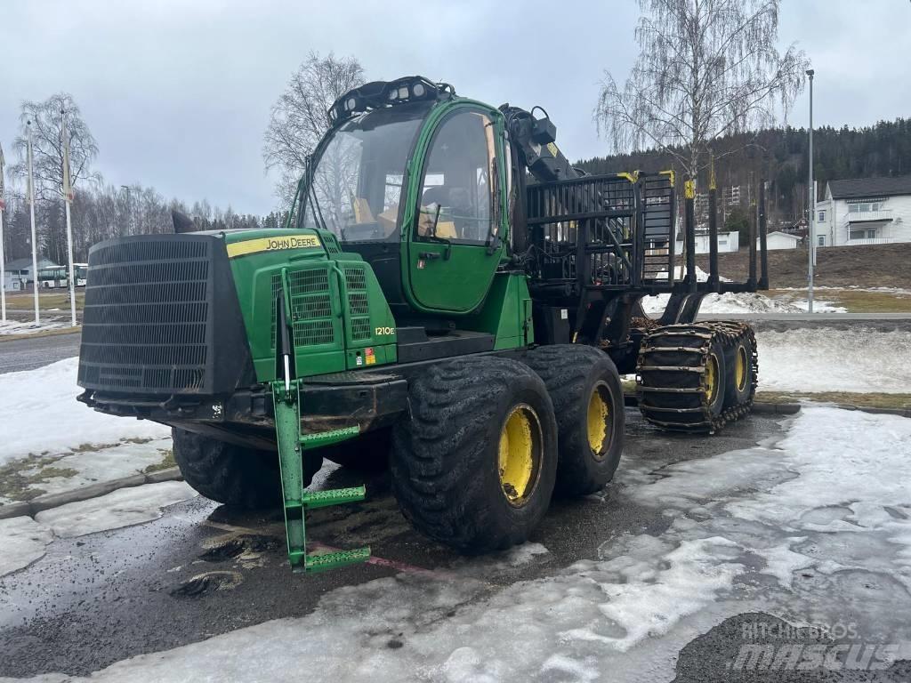 John Deere 1210 E شاحنات