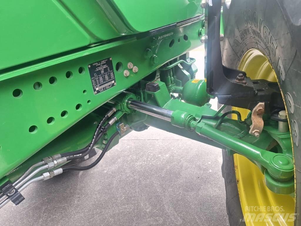 John Deere 6155 R الجرارات