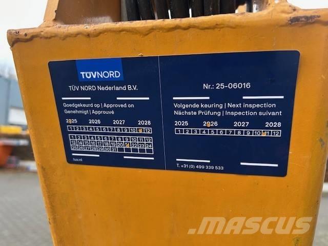 UpRight AB38N رافعات سلة مفصلية