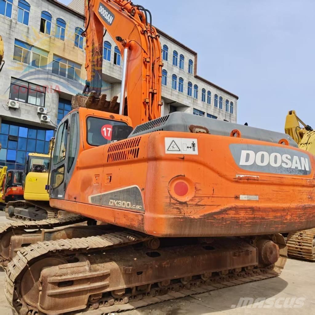 Doosan DX 300 LC حفارات زحافة