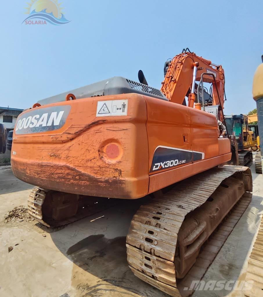 Doosan DX 300 LC حفارات زحافة