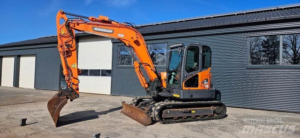 Doosan DX 85r -3 حفارات وسط 7 طن - 12 طن