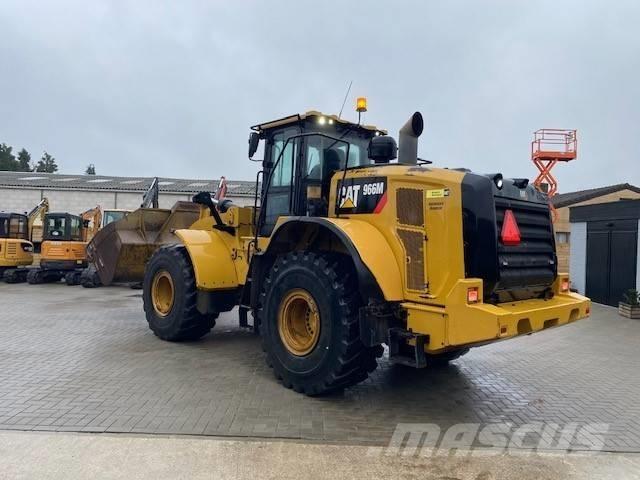 CAT 966 M لوادر بعجل