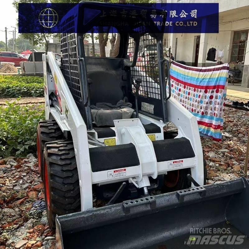 Bobcat S 130 لوادر انزلاقية التوجيه