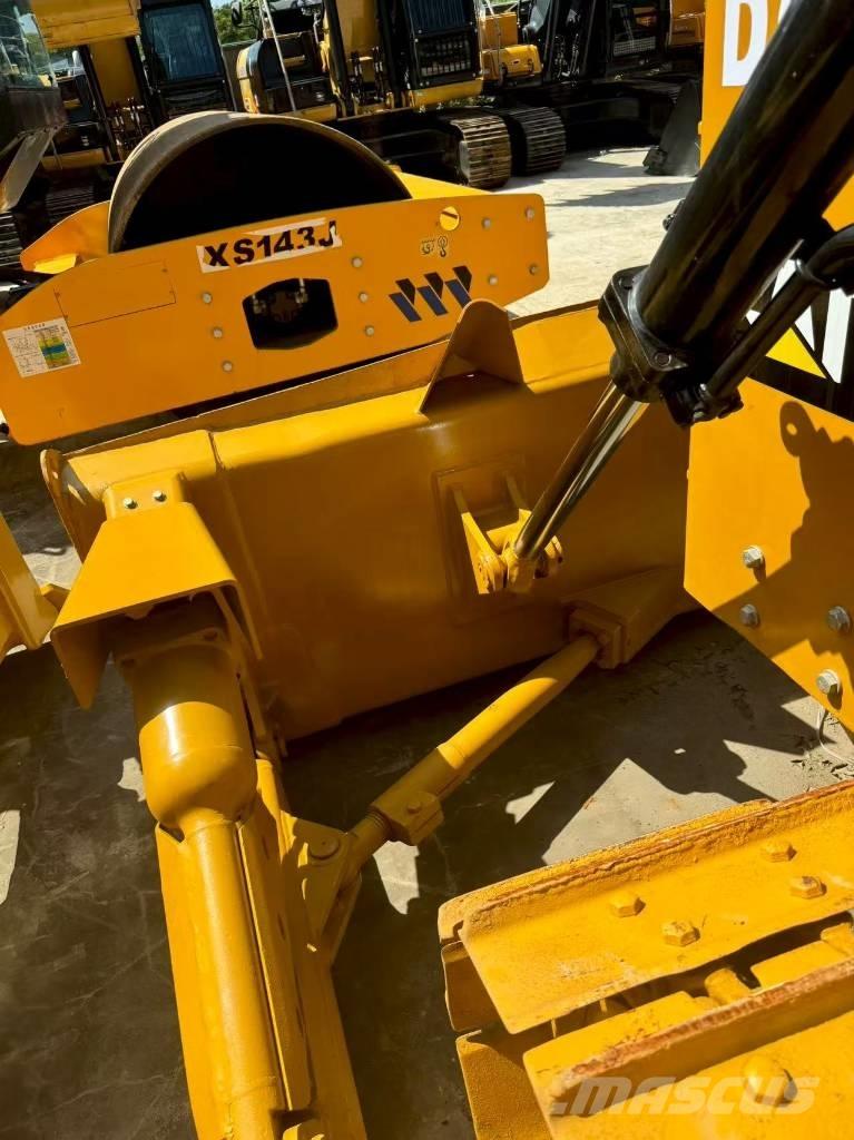 CAT D 6 G LGP II بلدوزرات مجنزرة