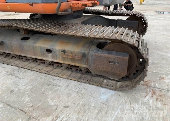 Hitachi ZX 125 حفارات زحافة