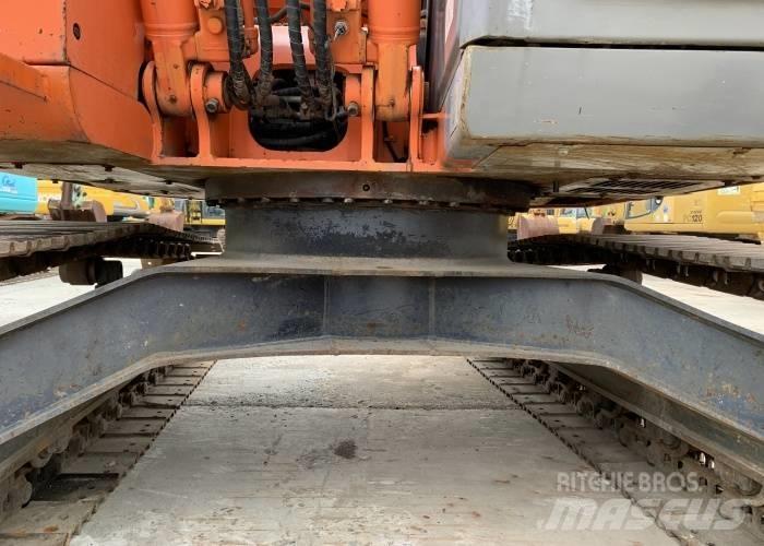 Hitachi ZX 125 حفارات زحافة