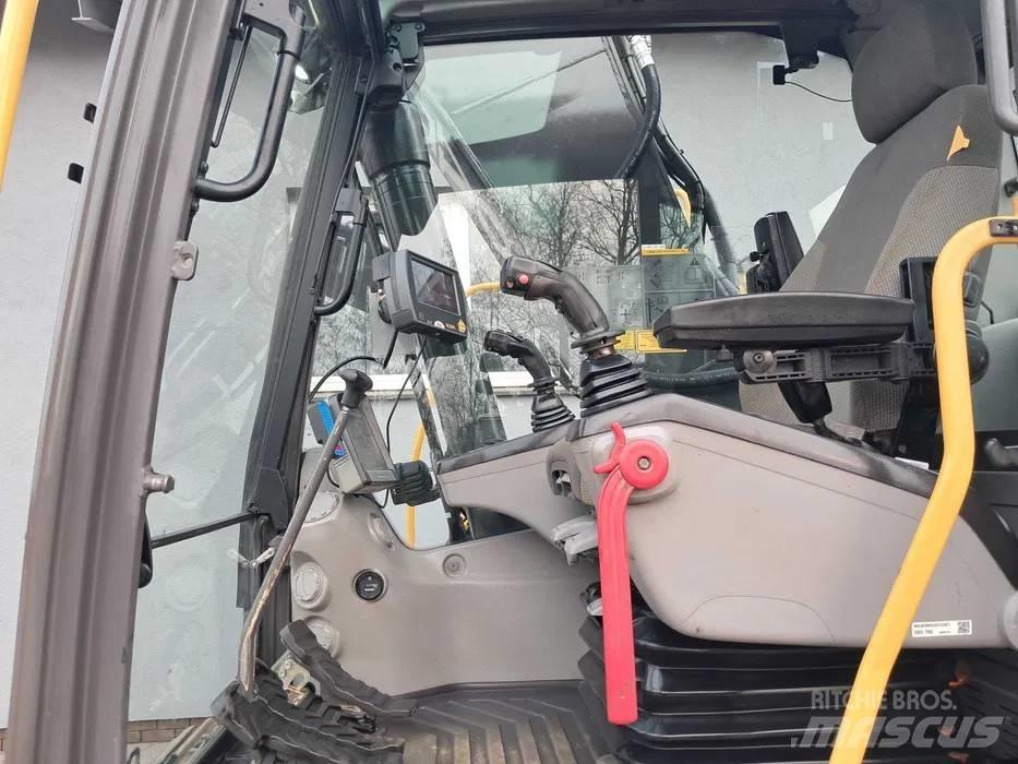 Volvo EC 220 DL حفارات زحافة