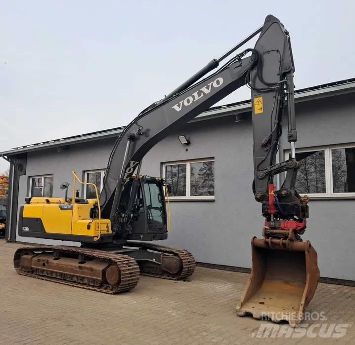 Volvo EC 220 DL حفارات زحافة