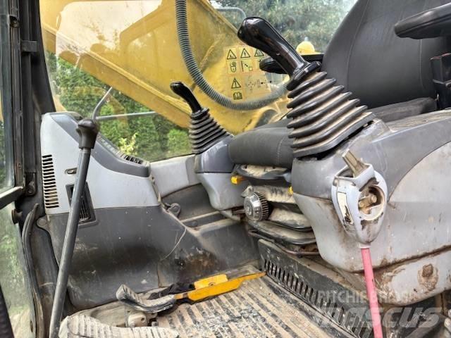 Komatsu PC 210 حفارات زحافة