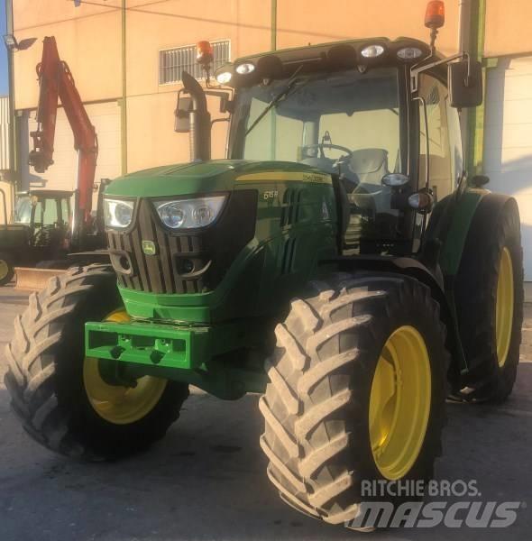 John Deere 6115 R الجرارات