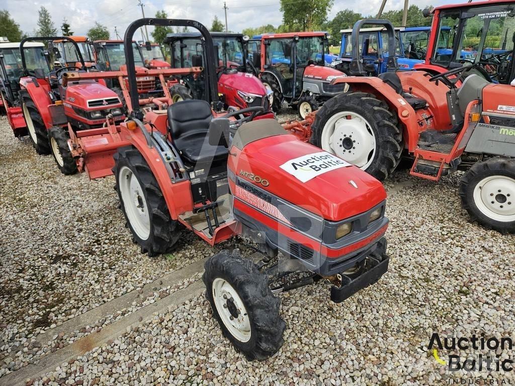 Mitsubishi MT200 الجرارات
