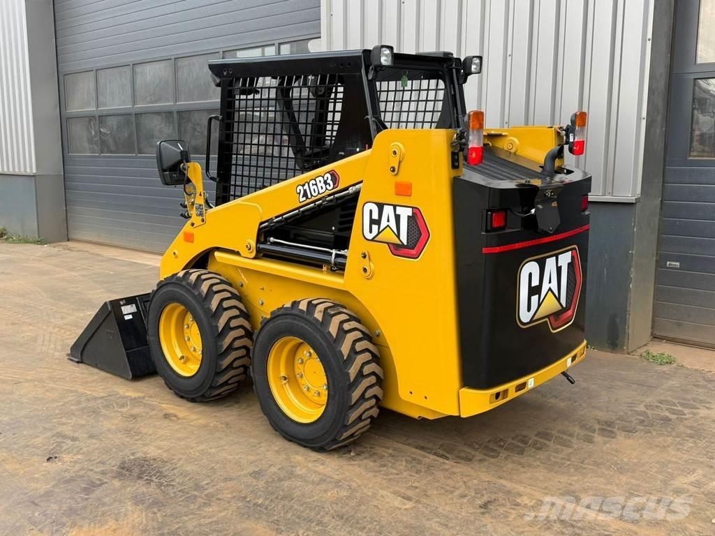 CAT 216B3 لوادر بعجل