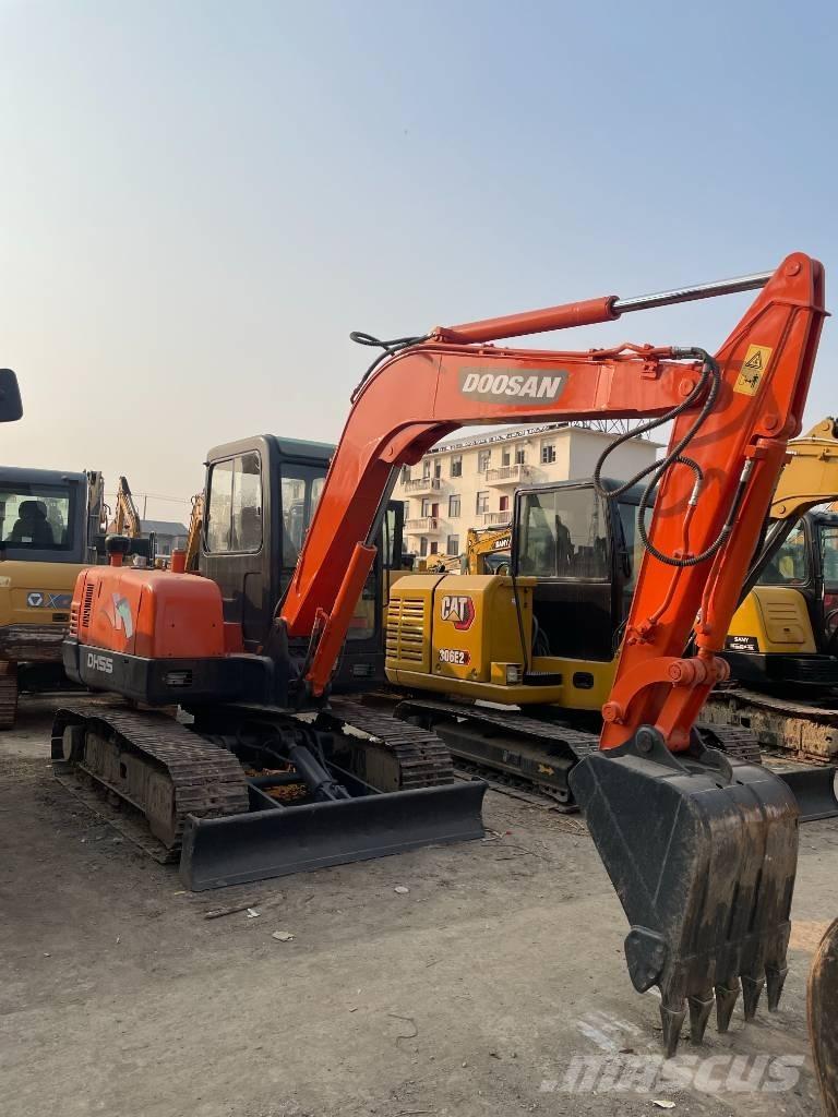 Doosan DH 55 حفارات صغيرة أقل من 7 طن (حفارات صغيرة)