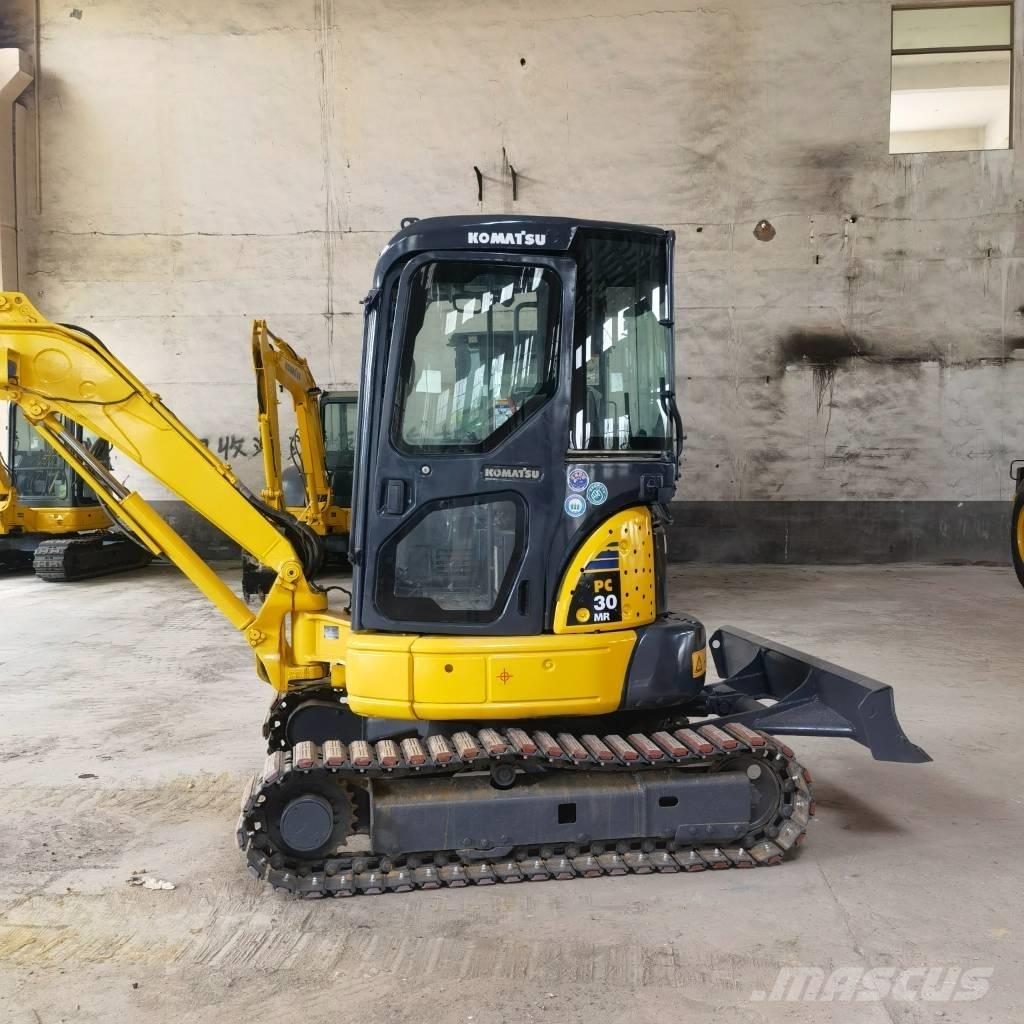 Komatsu PC30 حفارات زحافة