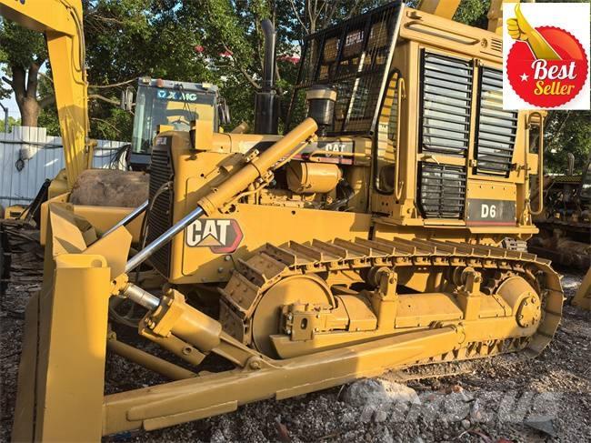 CAT D 6 D بلدوزرات مجنزرة
