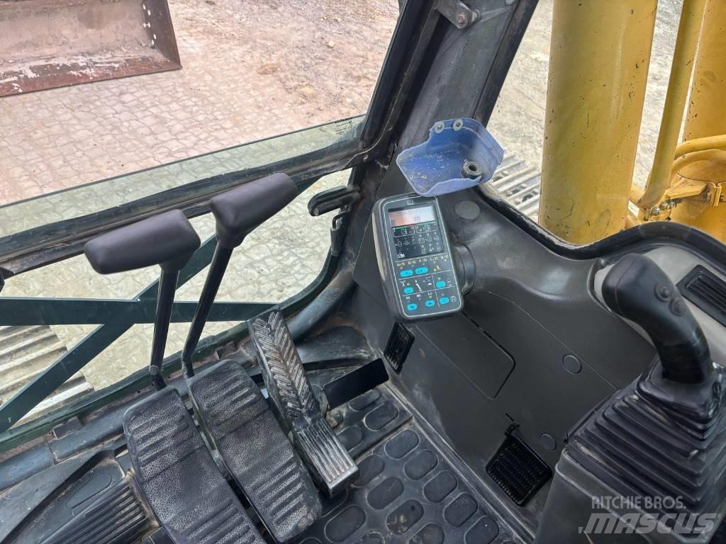 Komatsu PC 210 LC-6K حفارات زحافة