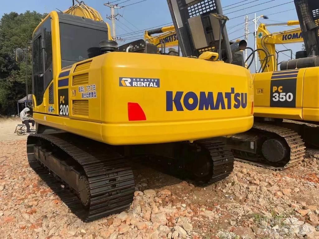Komatsu PC 200 حفارات زحافة