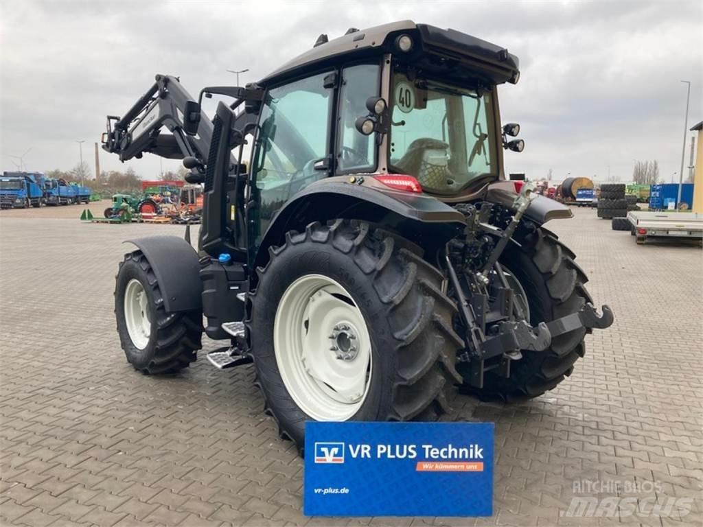 Valtra G115V الجرارات