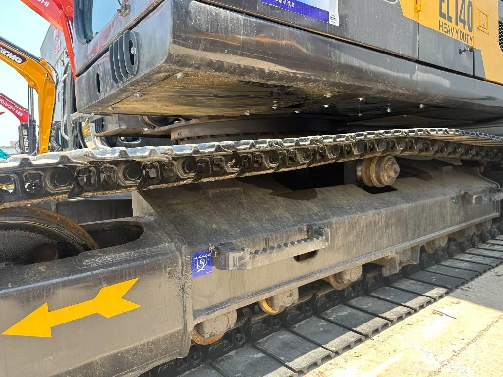 Volvo EC 140 حفارات زحافة