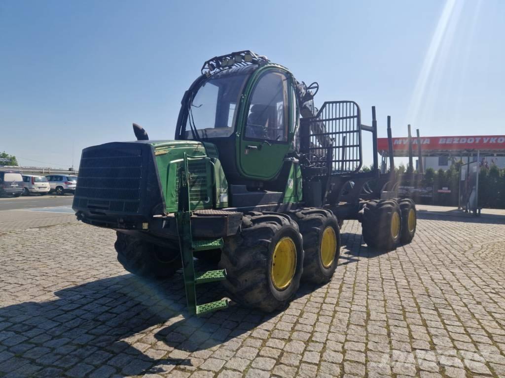 John Deere 1010 E شاحنات