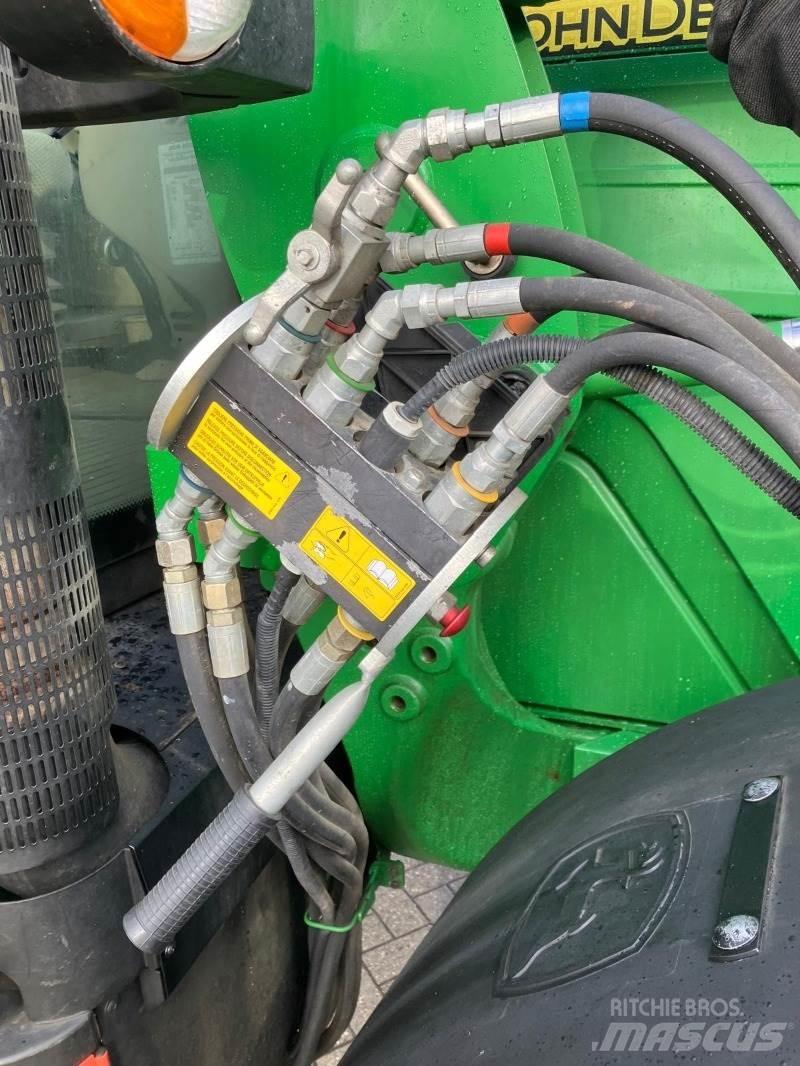 John Deere 6125R الجرارات