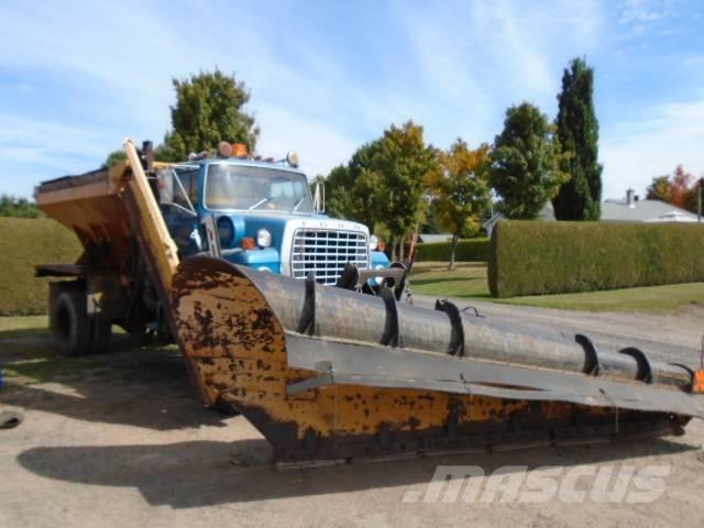 Ford LTL 9000 حراثات ونصول الجليد