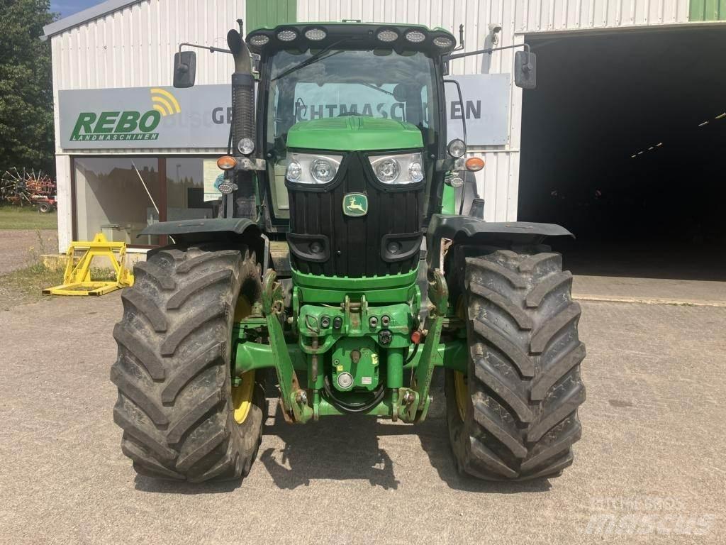 John Deere 6210 R الجرارات
