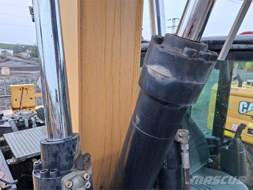 CAT M313D 4X4 أخرى