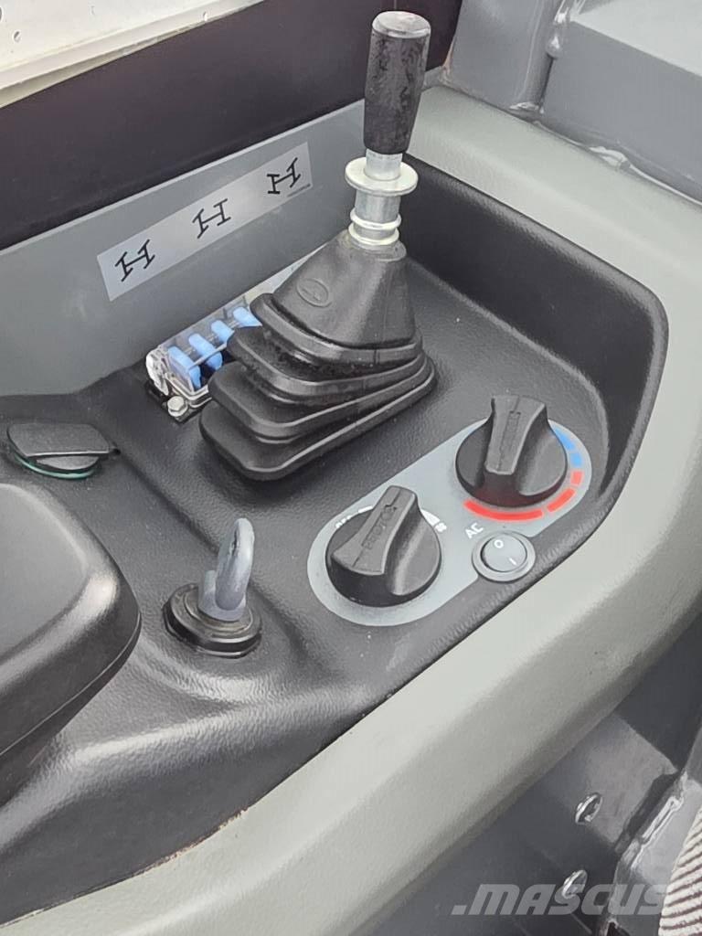 Kramer 5040 لوادر انزلاقية التوجيه